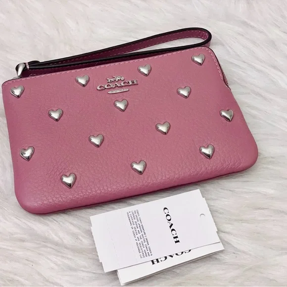 NWT Coach Corner Zip Wristlet With Heart Rivets CDF06 In Silver/Peony - Picture 2 of 5